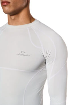 Sports Anatomy Tech Top Gray -olakala Verkäufe 20231020 Ola Kala eCom Sports Look09 Oberteil 0134