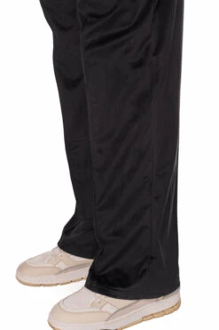Sports Velour Jogger Pants Black -olakala Verkäufe 20240114 Ola Kala eCom Sports2 Look01 Unterteil 0050