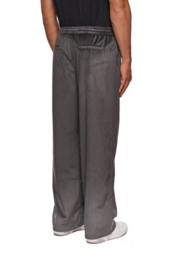 Sports Velour Jogger Pants Gray -olakala Verkäufe 20240114 Ola Kala eCom Sports2 Look02 Unterteil 0118