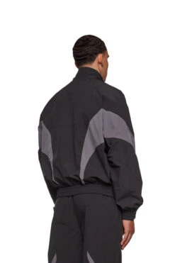 Sports Trackjacket Black -olakala Verkäufe 20240114 Ola Kala eCom Sports2 Look03 Oberteil 0136