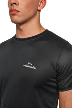 Sports Performance T-Shirt Black -olakala Verkäufe 20240114 Ola Kala eCom Sports2 Look09 Oberteil 0311