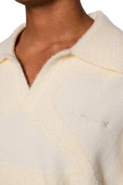 Glitched Fuzzy Polo Cream -olakala Verkäufe 20240409 Ola Kala SS24 eCom Look15 Fuzzy 0498