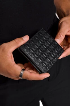 CC Monogramm Wallet -olakala Verkäufe 20240909 Ola Kala CC Exquisite eCom Look14 0398