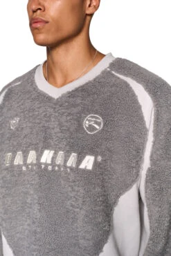 Fleece V-Neck Sweater Gray -olakala Verkäufe 20241018 Ola Kala eCom FW Look07 Oberteil 0232