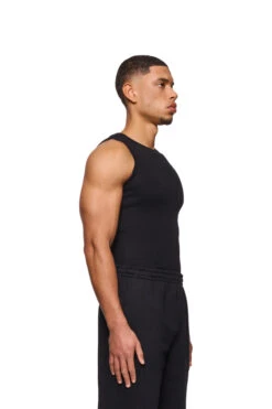CC Core Tanktop Black -olakala Verkäufe 20250204 Ola Kala eCom CC Luminous Look 01 0014
