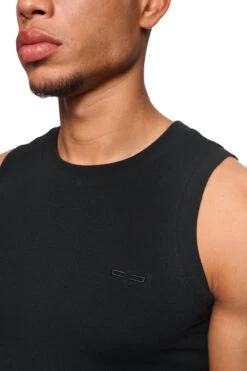 CC Core Tanktop Black -olakala Verkäufe 20250204 Ola Kala eCom CC Luminous Look 01 0022
