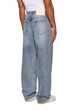 CC Core Denim Pants Blue Regular Fit 11 CC Core Denim Pants Blue Regular Fit -olakala Verkäufe 20250204 Ola Kala eCom CC Luminous Look 03 0092