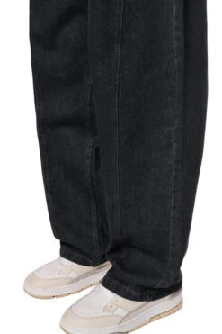 CC Core Denim Pants Black Regular Fit -olakala Verkäufe 20250204 Ola Kala eCom CC Luminous Look 04 0133