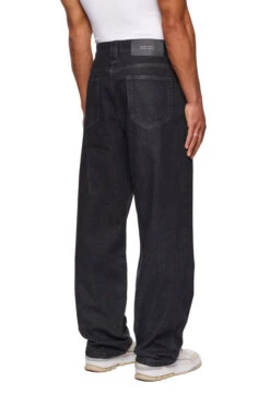 CC Core Denim Pants Black Regular Fit -olakala Verkäufe 20250204 Ola Kala eCom CC Luminous Look 04 0154