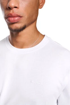 CC Core T-Shirt White -olakala Verkäufe 20250204 Ola Kala eCom CC Luminous Look 08 0216