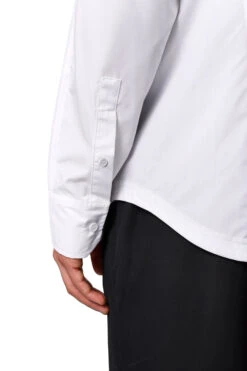 CC Core Button Shirt White -olakala Verkäufe 20250204 Ola Kala eCom CC Luminous Look 14 0330