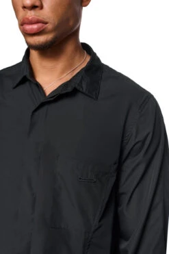 CC Core Button Shirt Black -olakala Verkäufe 20250204 Ola Kala eCom CC Luminous Look 15 0366