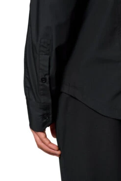 CC Core Button Shirt Black -olakala Verkäufe 20250204 Ola Kala eCom CC Luminous Look 15 0369