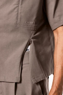 Linen Short Sleeve Shirt Beige -olakala Verkäufe 20250506 Olakala PANGEA eCom Look02 Oberteil 0219