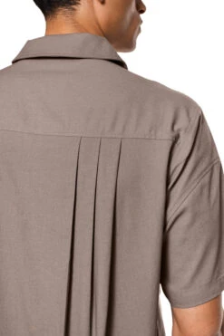 Linen Short Sleeve Shirt Beige -olakala Verkäufe 20250506 Olakala PANGEA eCom Look02 Oberteil 0233