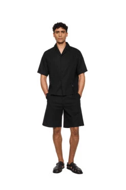 Linen Short Sleeve Shirt Black -olakala Verkäufe 20250506 Olakala PANGEA eCom Look04 Oberteil 0303