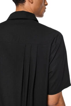 Linen Short Sleeve Shirt Black -olakala Verkäufe 20250506 Olakala PANGEA eCom Look04 Oberteil 0343