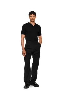 Fitted Knit Polo Black -olakala Verkäufe 20250506 Olakala PANGEA eCom Look13 Oberteil 0805