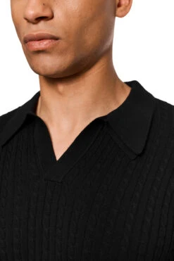 Fitted Knit Polo Black -olakala Verkäufe 20250506 Olakala PANGEA eCom Look13 Oberteil 0813